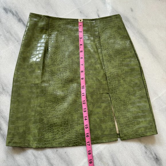 Nasty Gal Green Faux Leather Skirt Size 2 - Picture 7 of 7